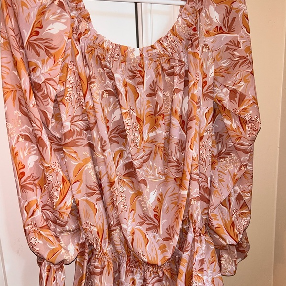 Off the shoulder Floral top - Picture 2 of 2